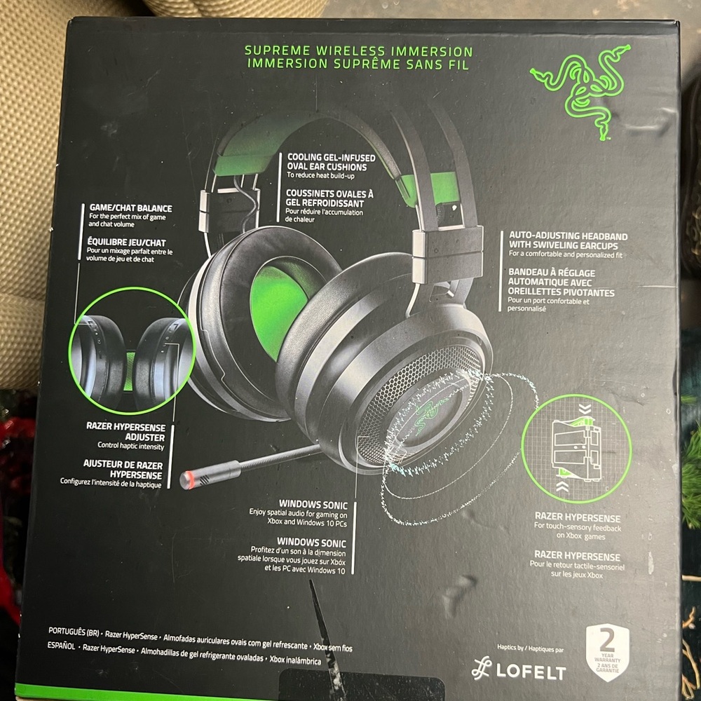 Razer Nari Ultimate for Xbox One Wireless 7.1 Surround Sound Gaming Headset: